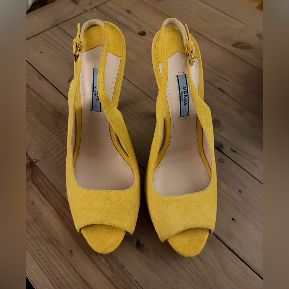 Prada Yellow Suede Slingback Pumps Heels Sz 40 Made in Italy Gold Logo 5.5” Heel - Picture 5 of 5